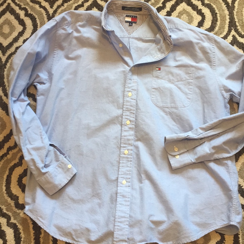 I’m selling a Tommy Hilfiger button down